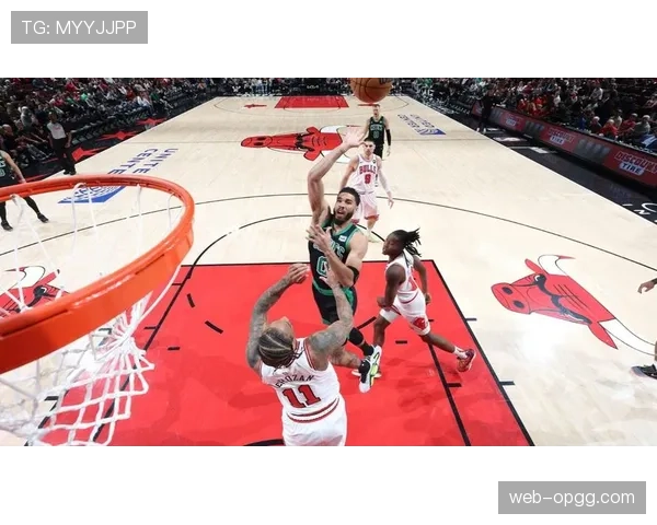 三节战罢:骑士与公牛战成平手,米切尔、德罗赞展开对飚 三节战罢:骑士与公牛战成平手,米切尔、德罗赞展开对飚